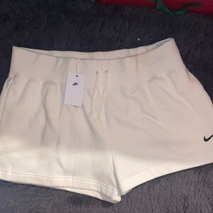 Nike Women’s Shorts NEW XXL White Comfy Shorts